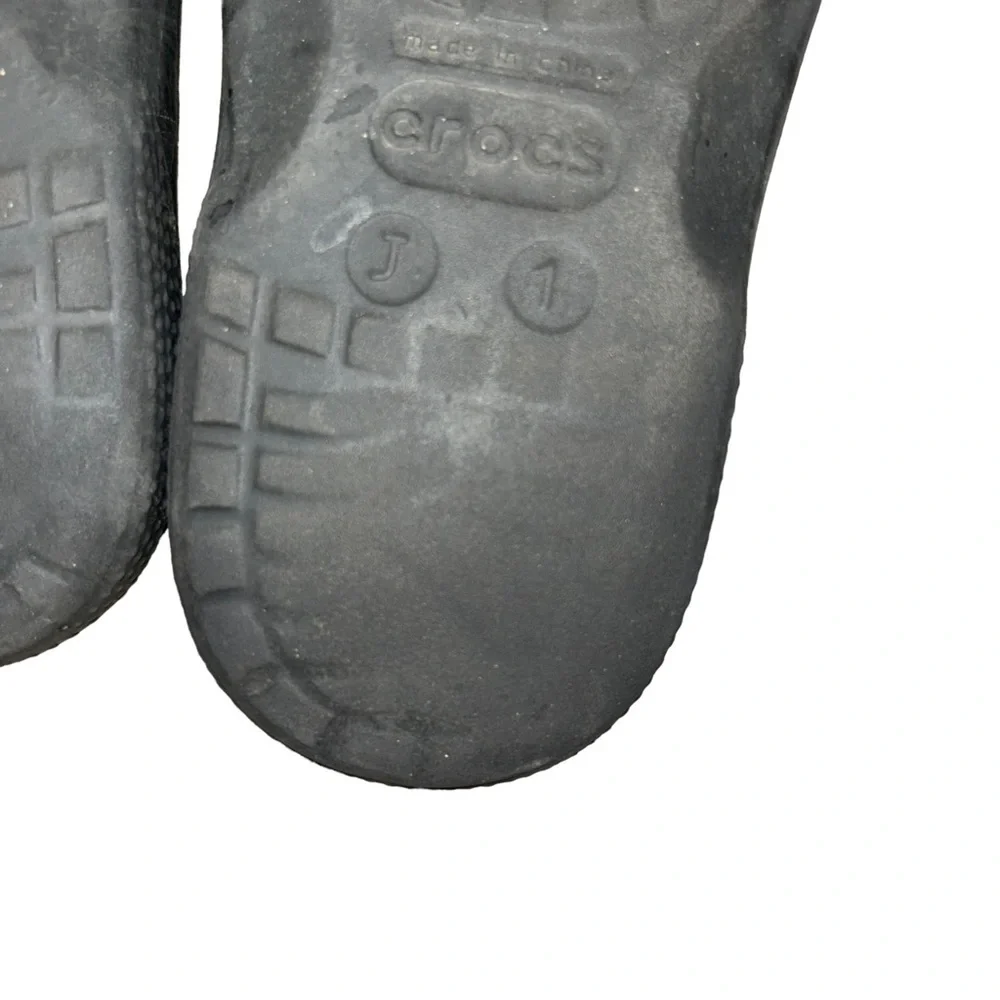 Crocs kids black baya flip flops unisex youth 1 Y1 J1 unisex sandals swim beach